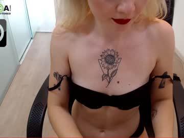 adellequinn chaturbate