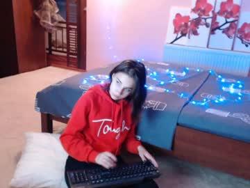 hellokittykiss chaturbate