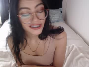 holly_bunny321 chaturbate