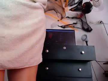 holly_hot69 chaturbate