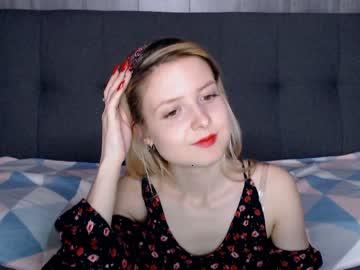 julie_holiday chaturbate