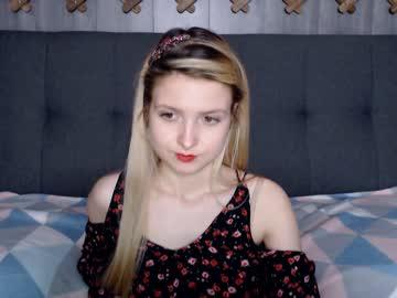 julie_holiday chaturbate