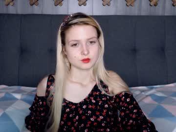 julie_holiday chaturbate