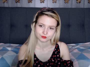 julie_holiday chaturbate