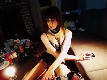 latex_1990 chaturbate