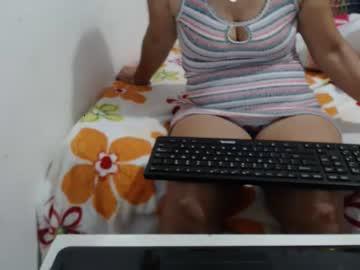 laury_hott chaturbate