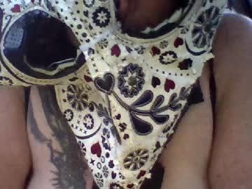 linnyloulou17 chaturbate