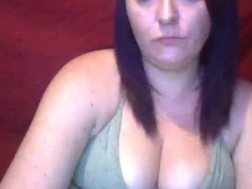 lonelyhotwife87 chaturbate