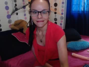 molly_cas chaturbate