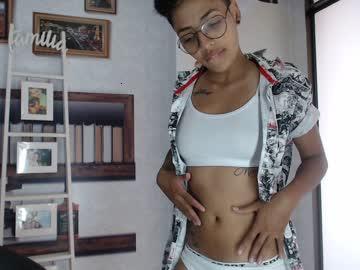 nicolle_santos chaturbate