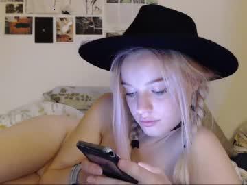 peachyslutx chaturbate